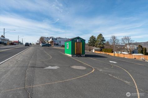 119 E Coulee Boulevard Electric City WA 99123
