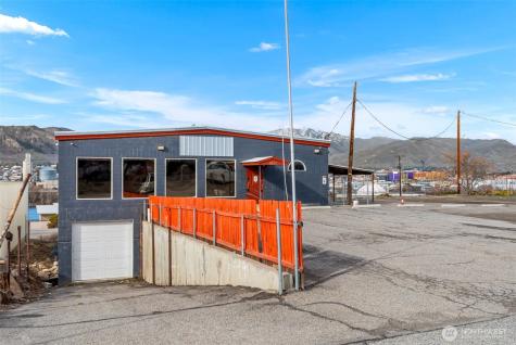 1052 Valley Mall Parkway East Wenatchee WA 98802
