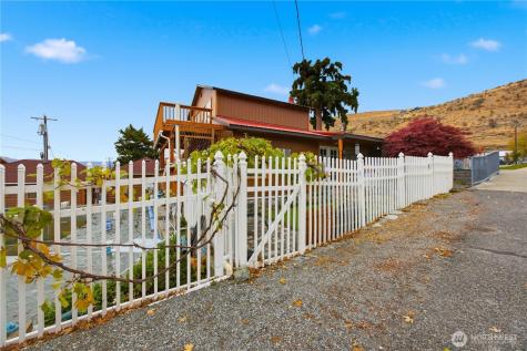 2044 W Woodin Avenue Chelan WA 98816