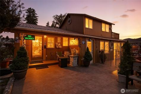 2044 W Woodin Avenue Chelan WA 98816