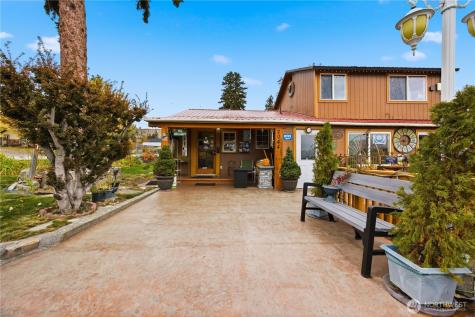 2044 W Woodin Avenue Chelan WA 98816