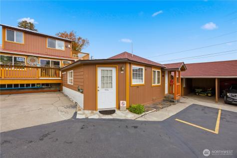 2044 W Woodin Avenue Chelan WA 98816