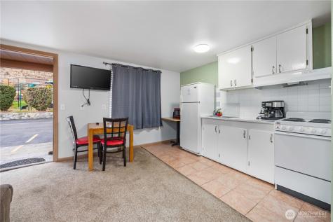 2044 W Woodin Avenue Chelan WA 98816