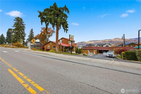 2044 W Woodin Avenue Chelan WA 98816