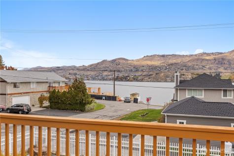 2044 W Woodin Avenue Chelan WA 98816