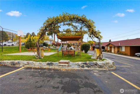 2044 W Woodin Avenue Chelan WA 98816