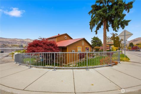 2044 W Woodin Avenue Chelan WA 98816