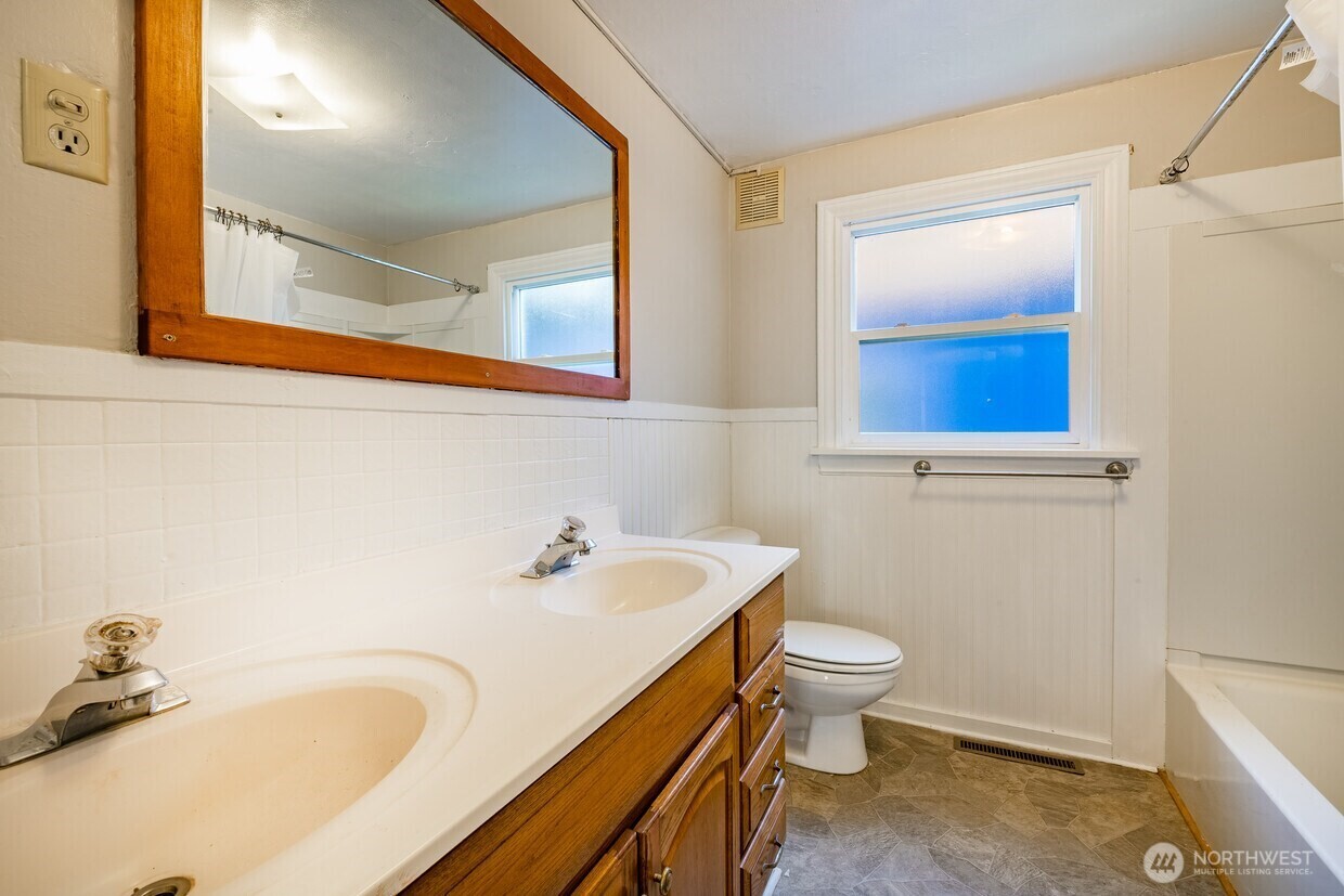 549 Cherry Street Blaine WA 98230