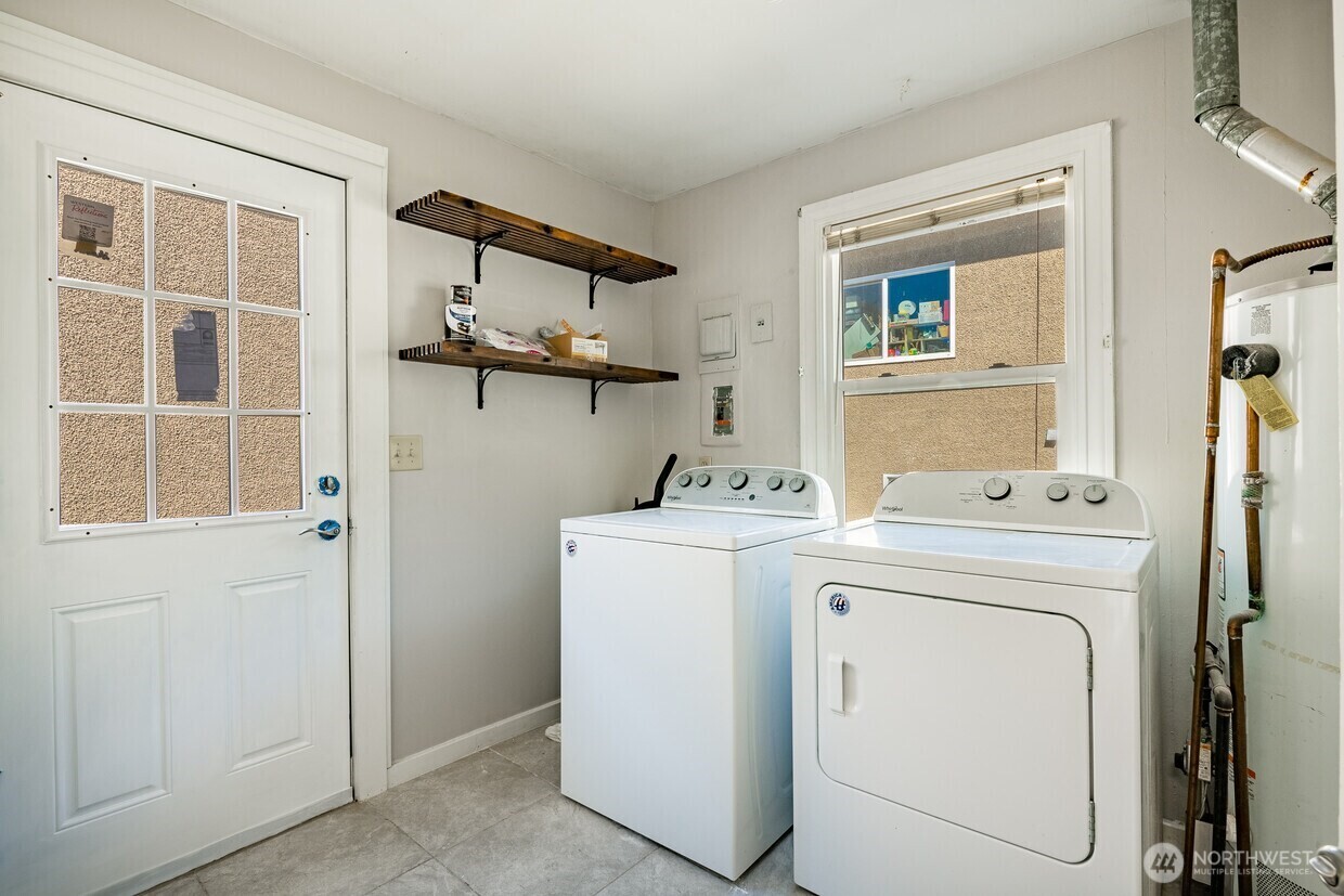 549 Cherry Street Blaine WA 98230
