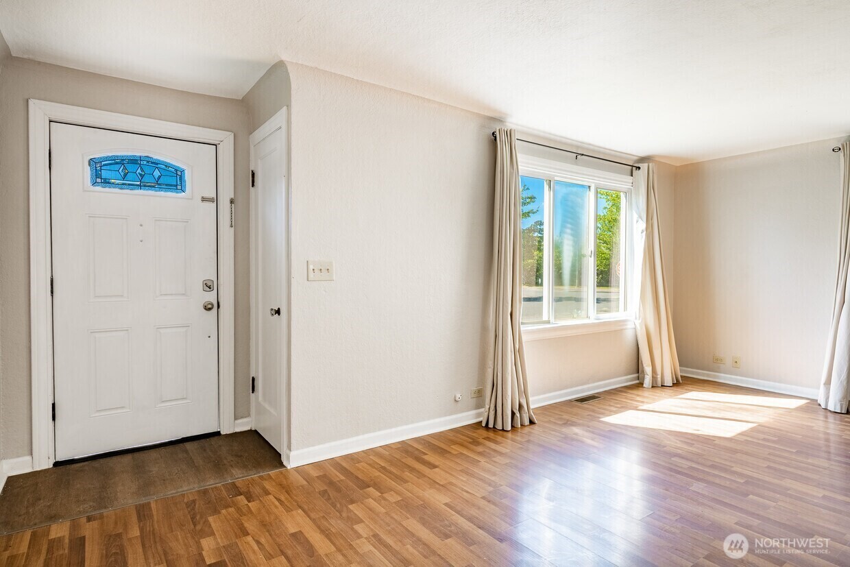 549 Cherry Street Blaine WA 98230