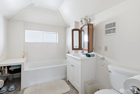 211 14th Avenue E Seattle WA 98112