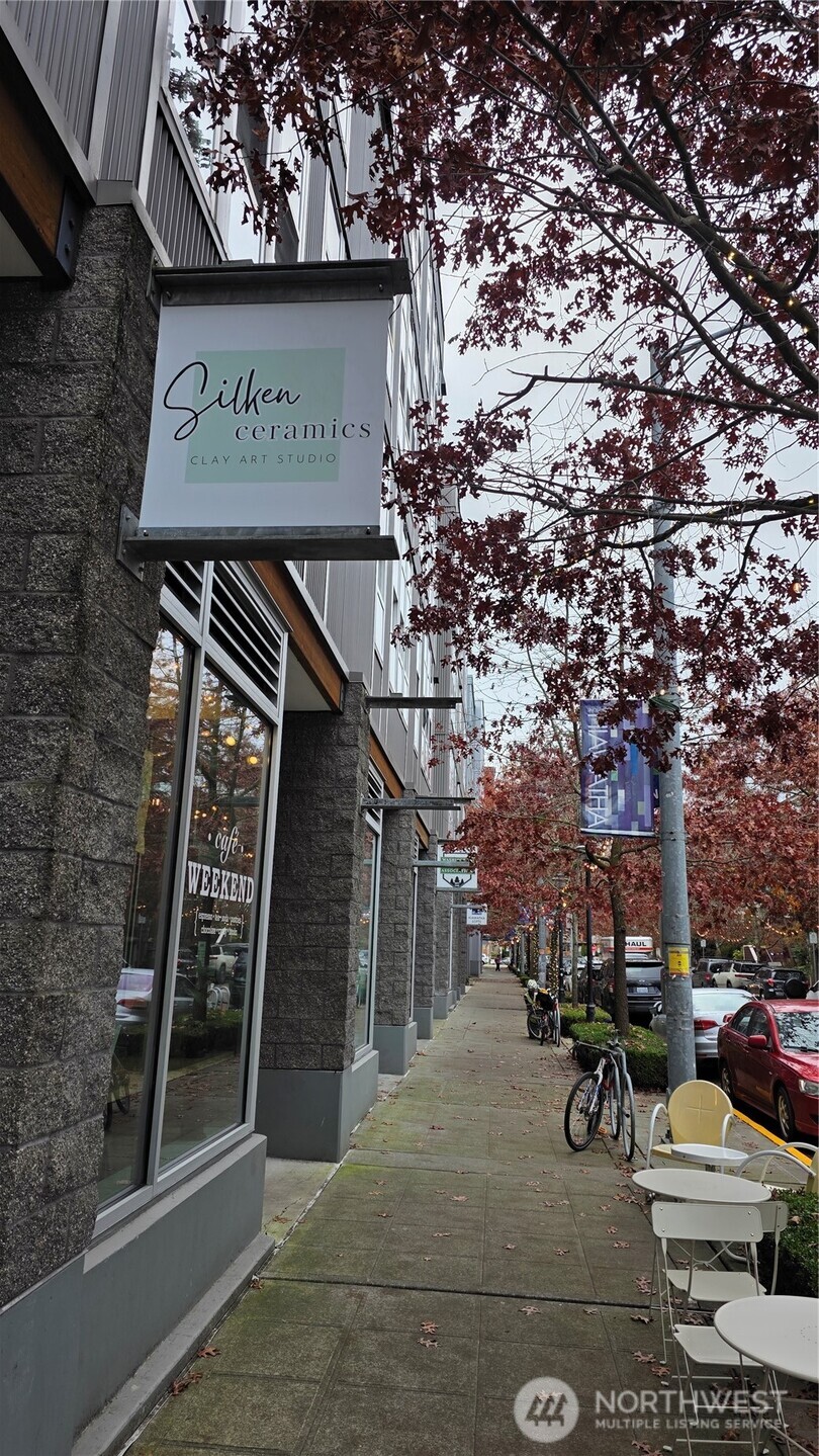 827 Hiawatha Place S Seattle WA 98144