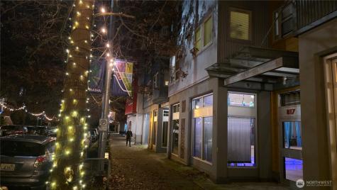 827 Hiawatha Place S Seattle WA 98144