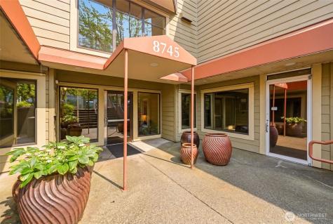 8745 Greenwood Avenue N Seattle WA 98103