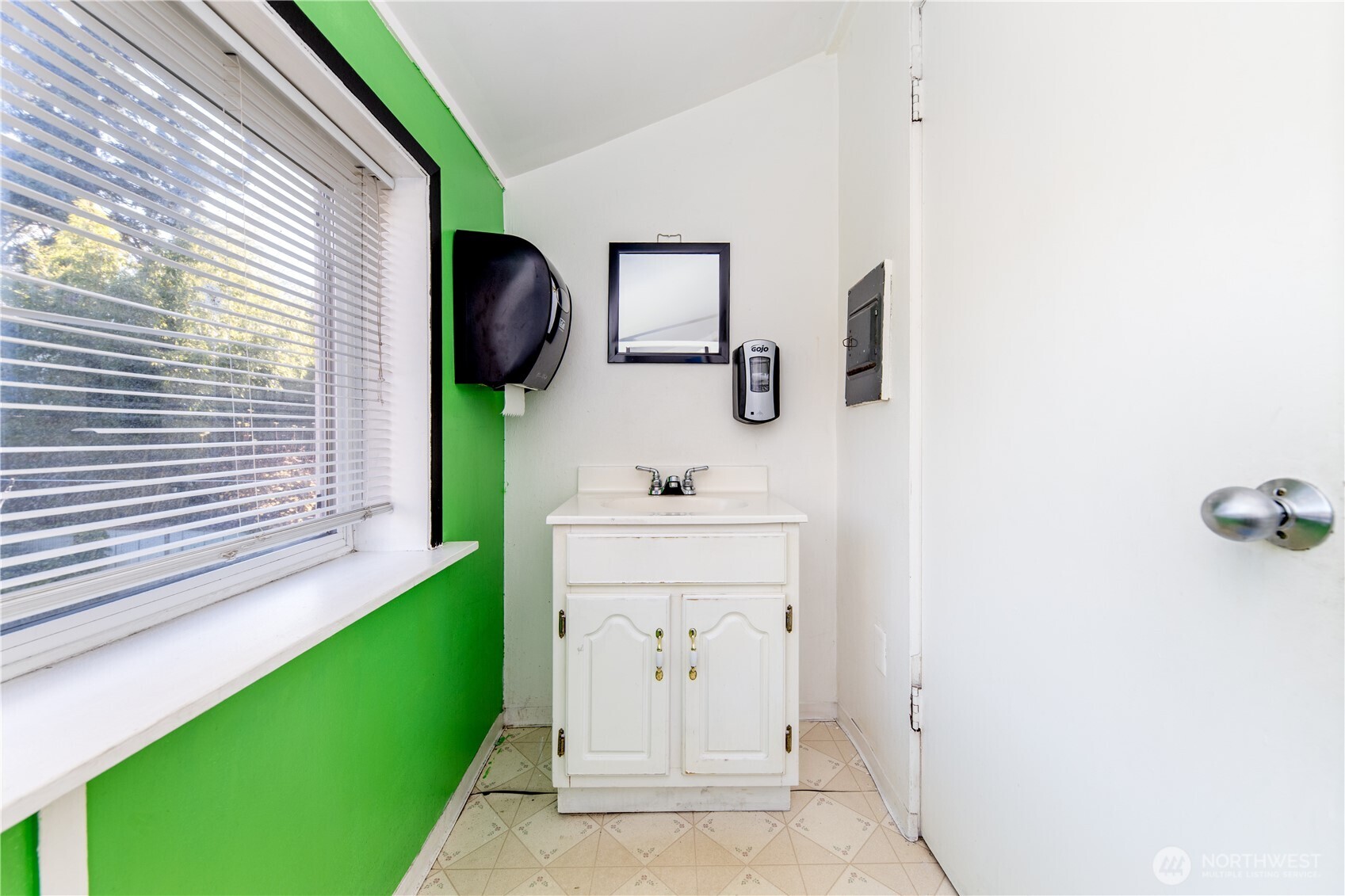 9264 57th Avenue S Seattle WA 98118