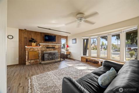 3515 Everett Avenue Everett WA 98201