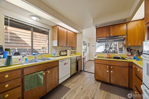 3515 Everett Avenue Everett WA 98201