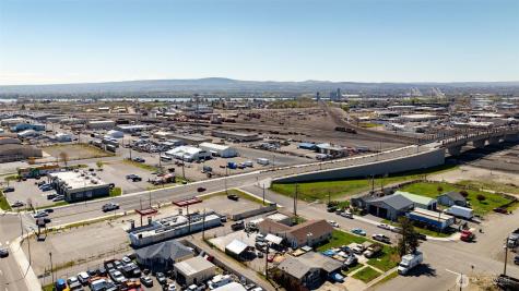 1211 E Lewis Street Pasco WA 99301