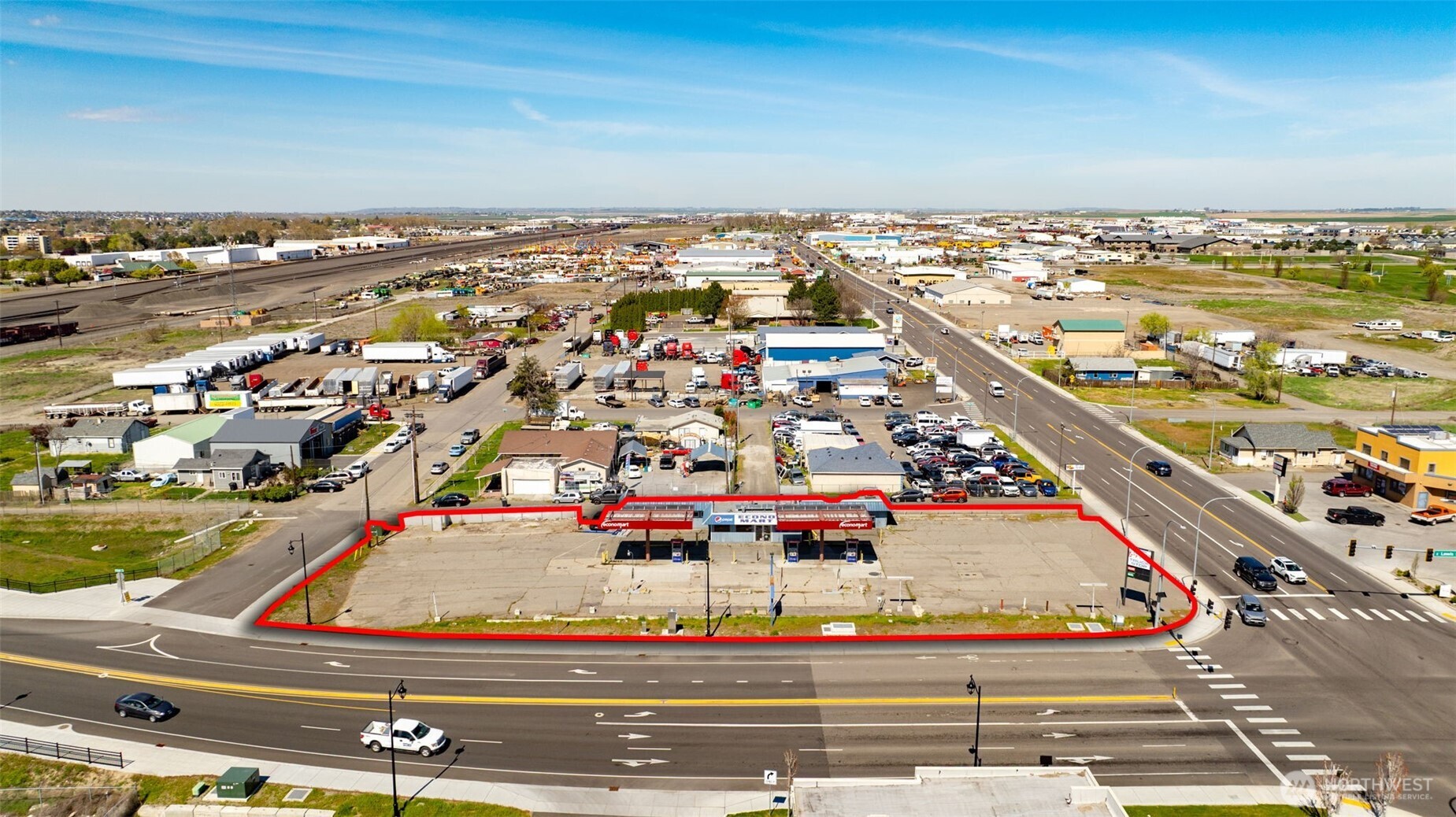 1211 E Lewis Street Pasco WA 99301