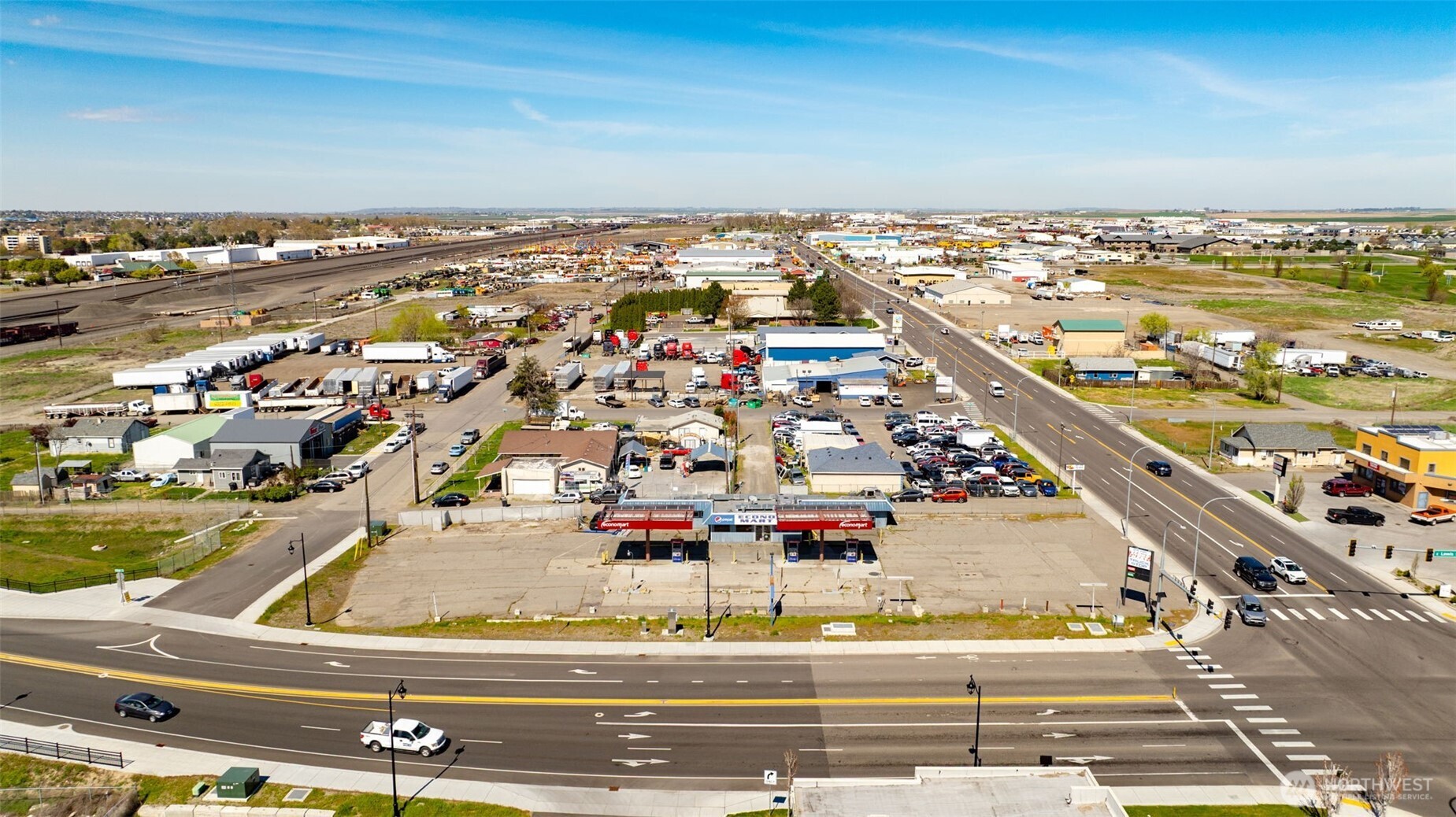 1211 E Lewis Street Pasco WA 99301