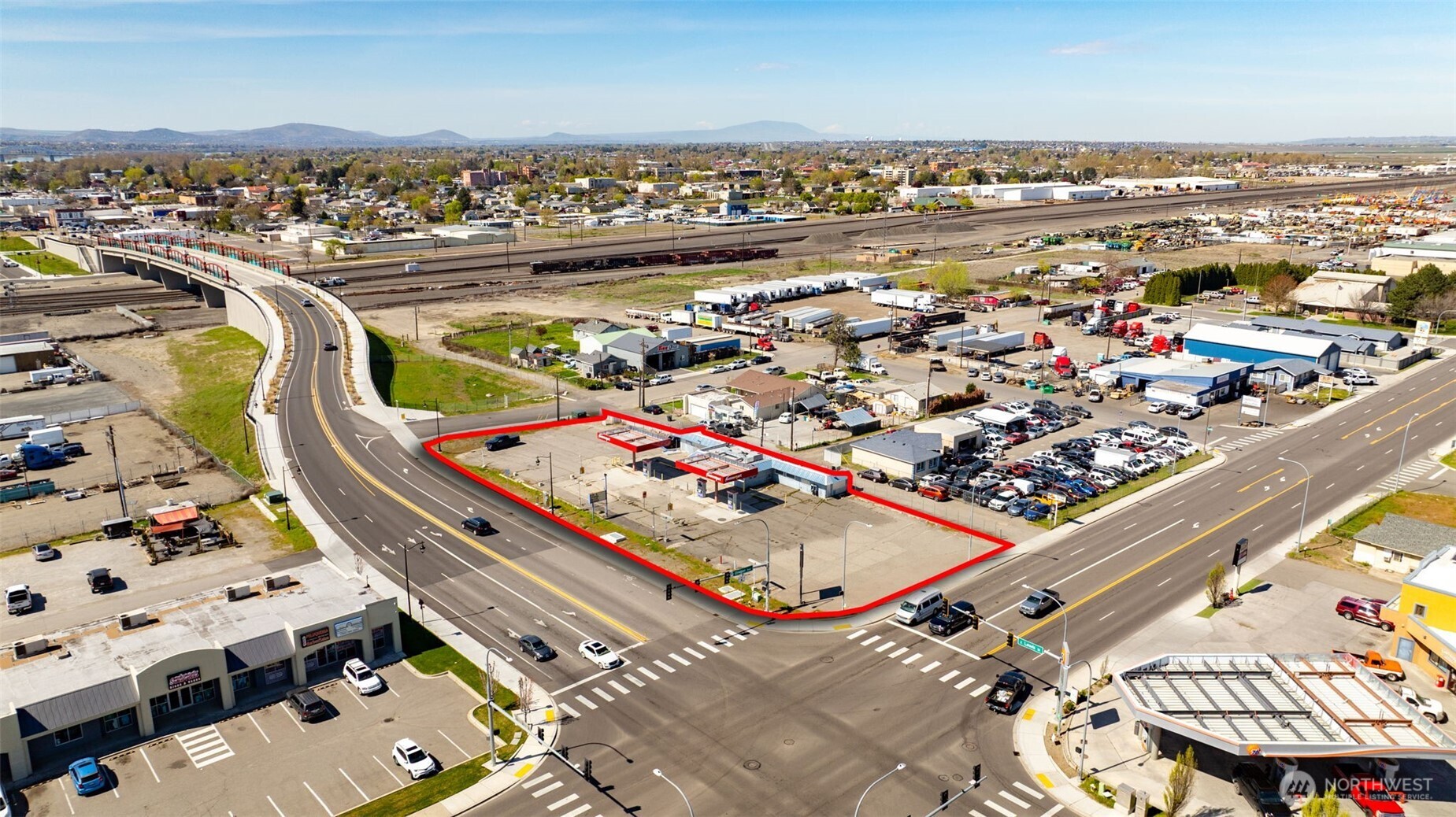1211 E Lewis Street Pasco WA 99301