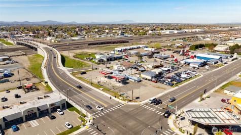 1211 E Lewis Street Pasco WA 99301