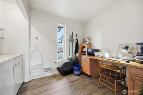 5698 2nd Avenue Ferndale WA 98248