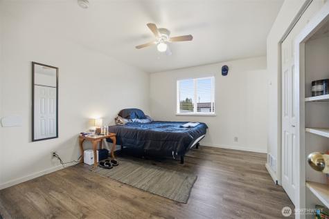 5698 2nd Avenue Ferndale WA 98248