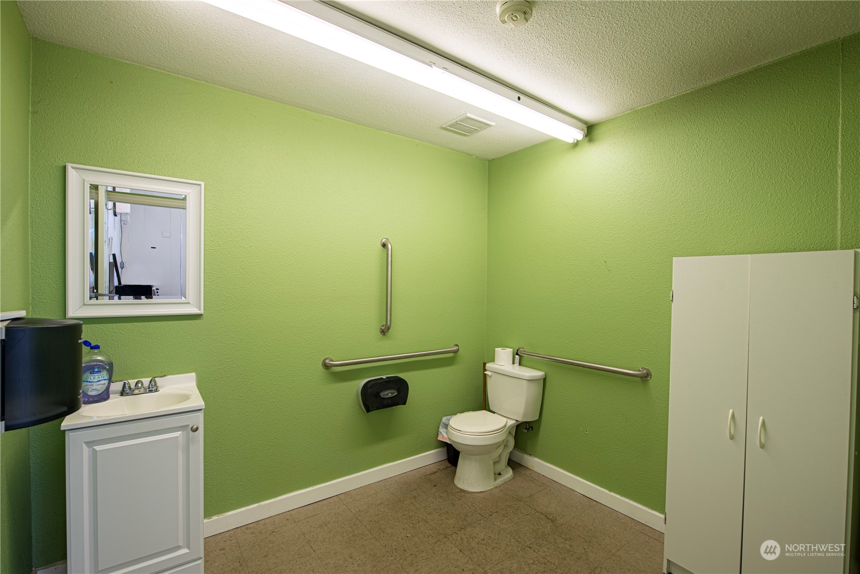 34049 Military Road S Auburn WA 98001