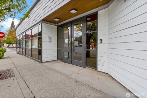221 W Gowe Street Kent WA 98032