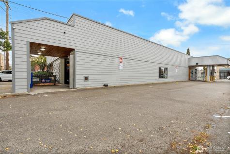 221 W Gowe Street Kent WA 98032