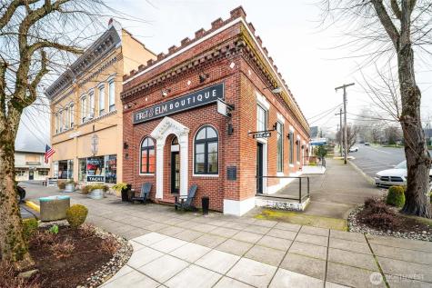 210 N 1st Street Kalama WA 98625