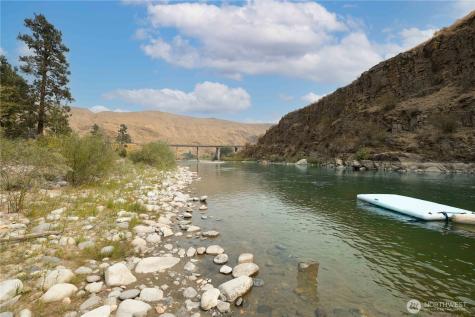 385 Highway 153 Pateros WA 98846