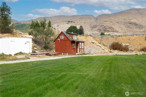 385 Highway 153 Pateros WA 98846