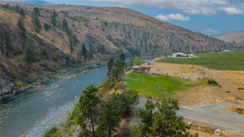 385 Highway 153 Pateros WA 98846