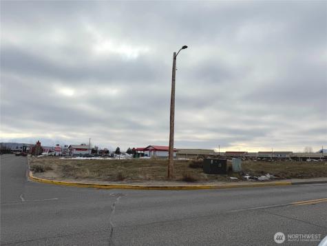 8 Omache Drive Omak WA 98841