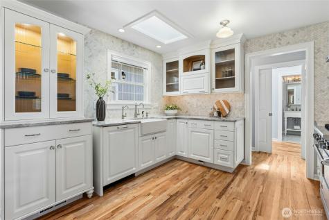 13606 Woodinville Redmond Road NE Redmond WA 98052