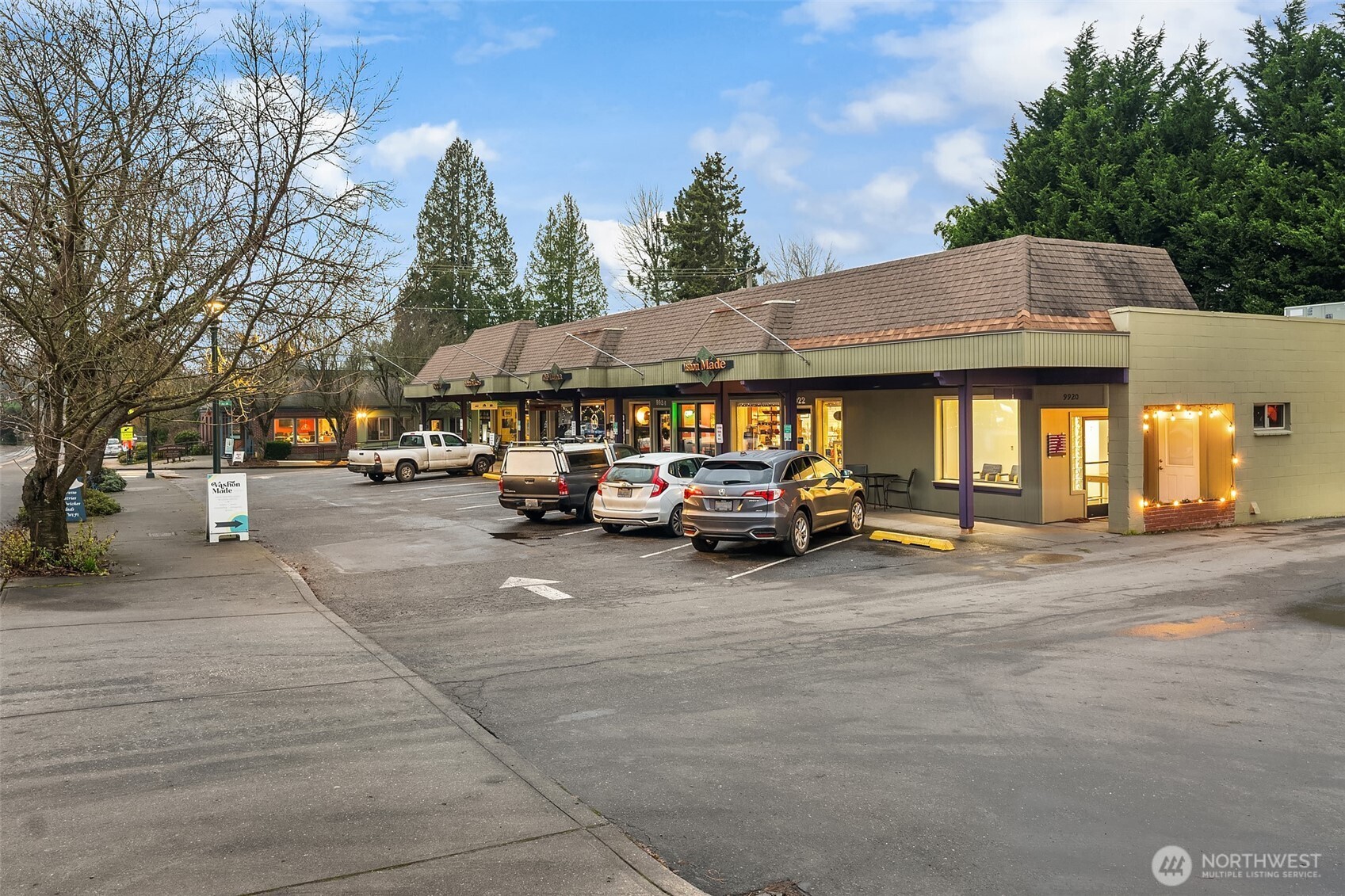 9922 SW Bank Road Vashon WA 98070