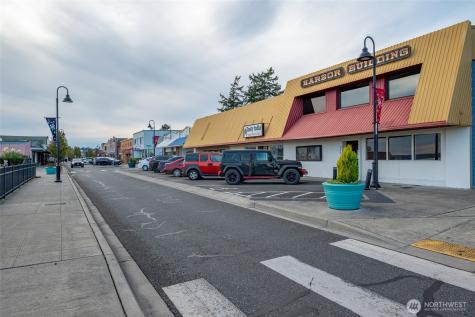 930 SE Pioneer Way Oak Harbor WA 98277
