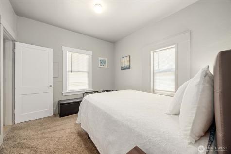 519 E Woodin Avenue Chelan WA 98816