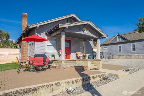 519 E Woodin Avenue Chelan WA 98816