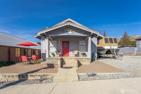 519 E Woodin Avenue Chelan WA 98816
