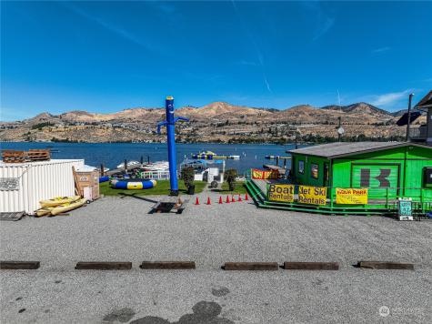 1210 W Woodin Avenue Chelan WA 98816
