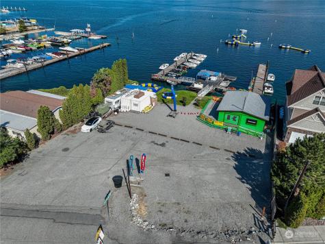 1210 W Woodin Avenue Chelan WA 98816