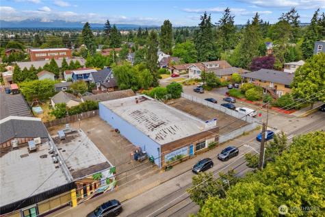 8521 Roosevelt Way NE Seattle WA 98115