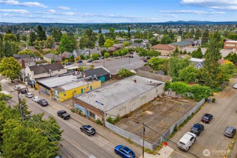 8521 Roosevelt Way NE Seattle WA 98115