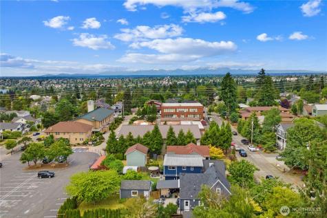 8521 Roosevelt Way NE Seattle WA 98115