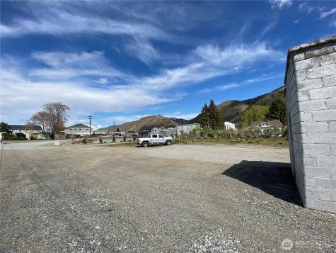 13954 Us 2 Orondo WA 98843