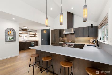 5932 California Avenue SW Seattle WA 98136