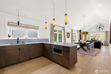 5932 California Avenue SW Seattle WA 98136